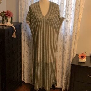 Elegant Green and Cream Maxi Dress